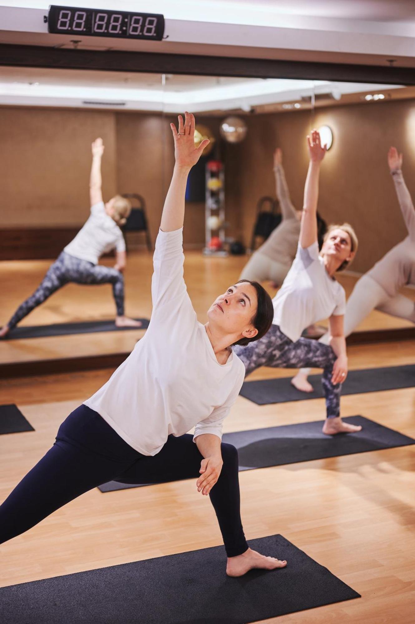 فندق شيراتون سوبوت المظهر الخارجي الصورة A yoga class